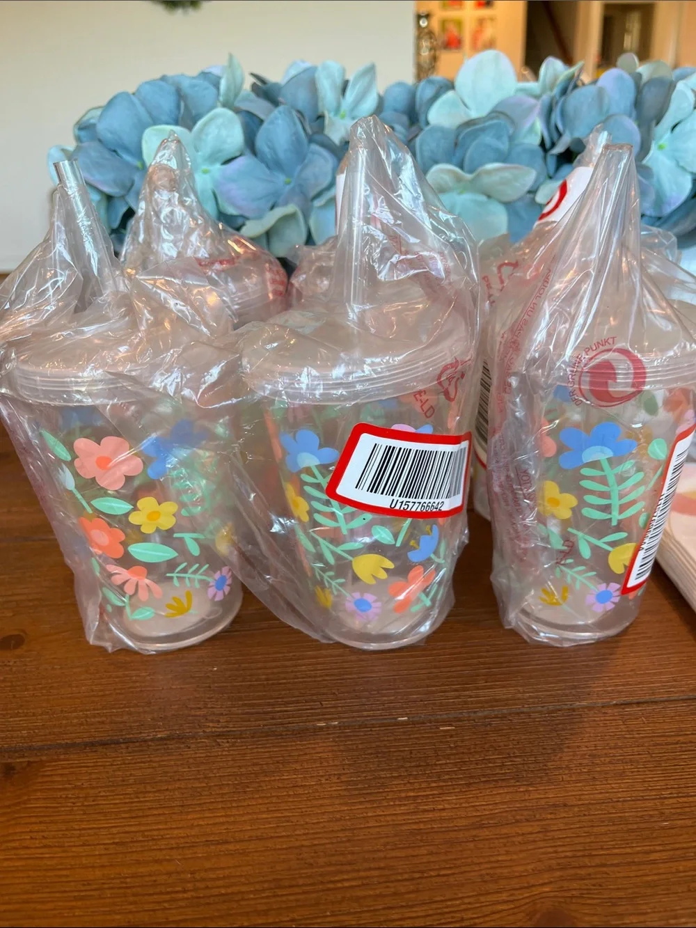 NWT Target Retro Flower Power Party Tumblers with straws (6) & Favor Boxes (12)